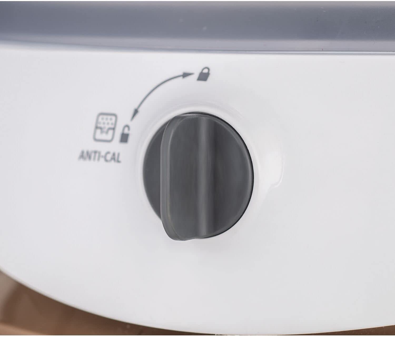 اتو بخارگر بلک اند دکر ایستاده 2400 وات مدل GST2400-B5